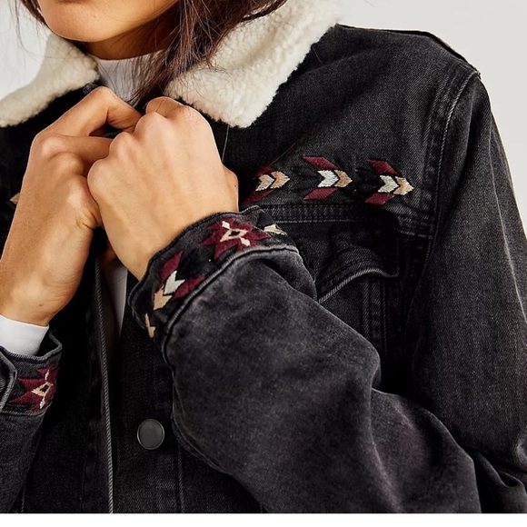 driftwood embroidered jean jacket Aztec design faux collar free people RTL $395 - Picture 6 of 13